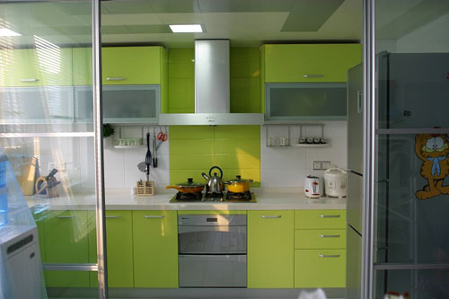 ��ˬ�{ɫ�Ӱ��g